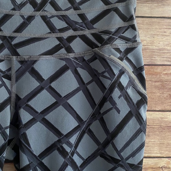 NWOT Athleta Cropped Leggings Size Small - Picture 2 of 8